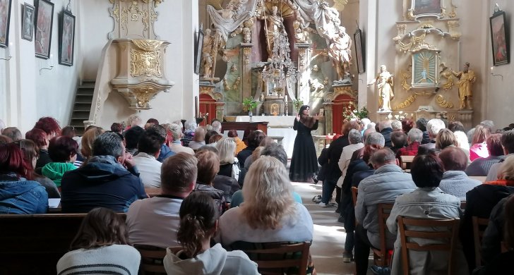 Májový koncert Velká Černoc.jpg